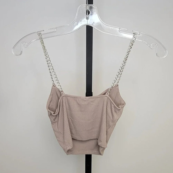 G Chain Strap Crop Tank - Picture 4 of 4